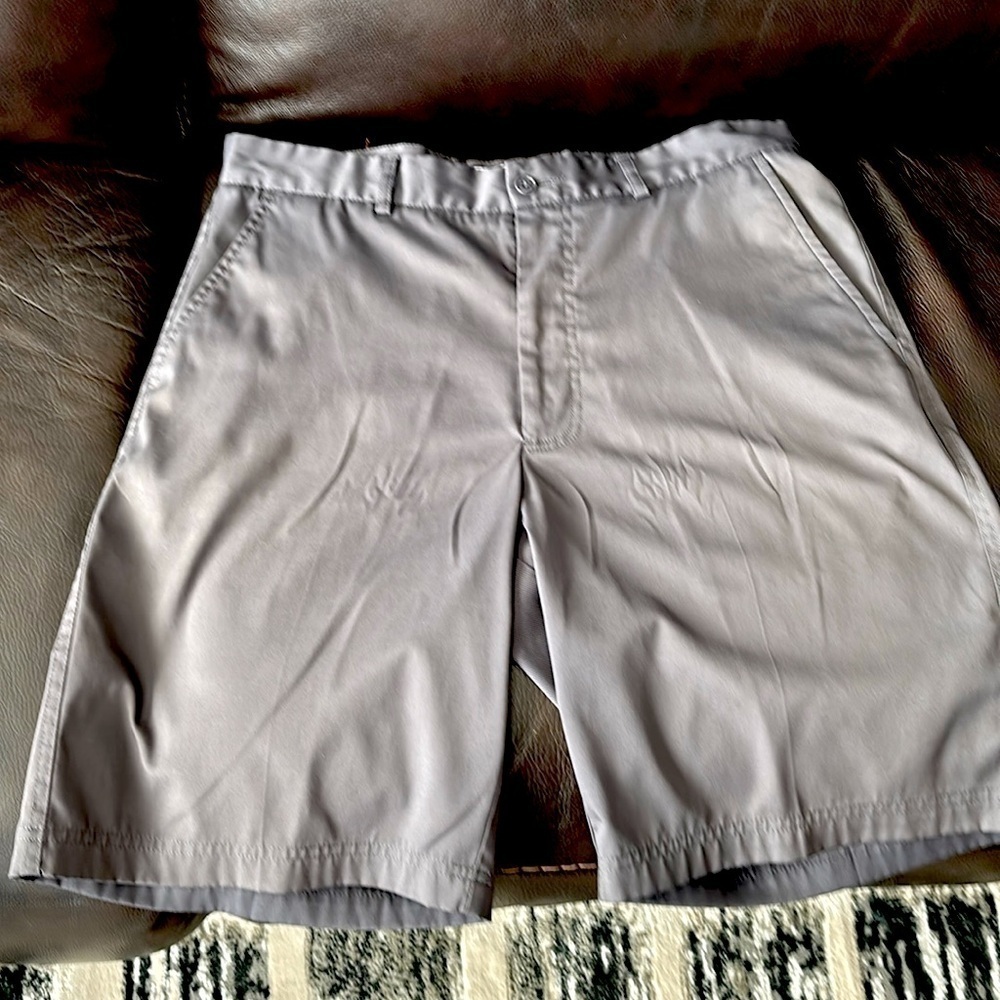 Men’s Gray Pebble Beach golf shirts size 34